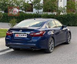 نيسان ألتيما